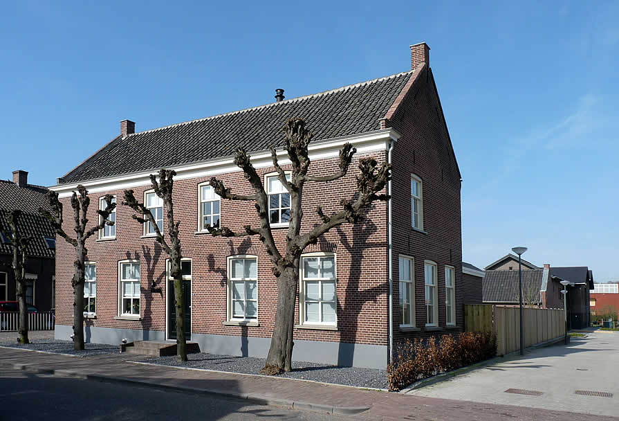 Herbestemming: hotel wordt woonhuis - buitenzijde klassieke villa