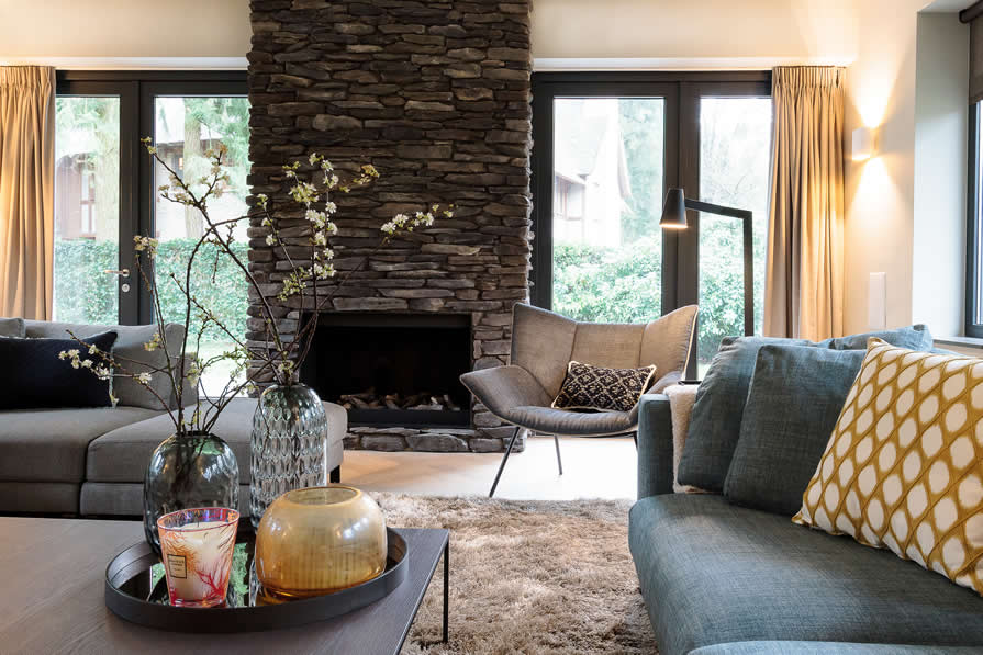 Villa à la Frank Lloyd Wright - zithoek en open haard