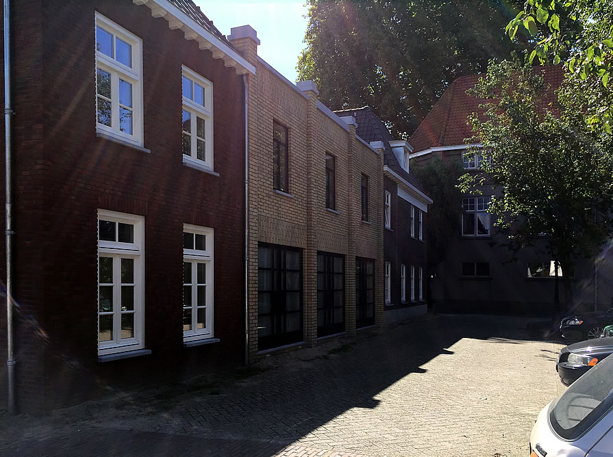 Nieuw Uilenburg te 's-Hertogenbosch -aanzicht Hofje van Koolen